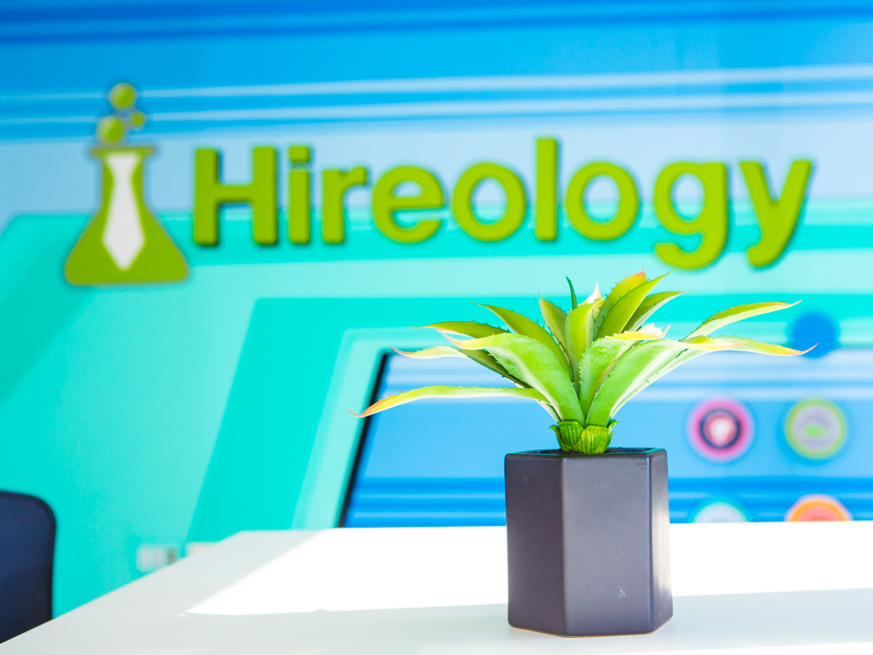 Hireology logo