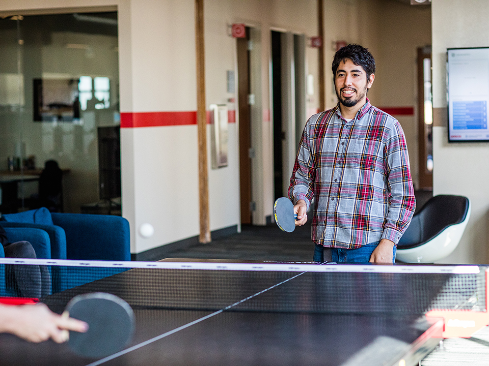 Martin Duran plays ping pong