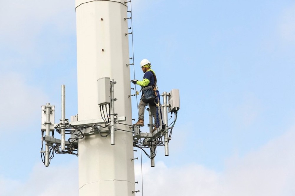 sac wireless tower crew