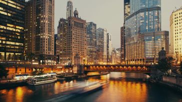 A scenic sunset view of the Chicago River.